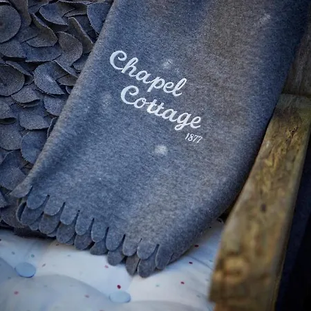 Nyaraló Chapel Set In A Private Courtyard In Location With 2 Parking Spaces *