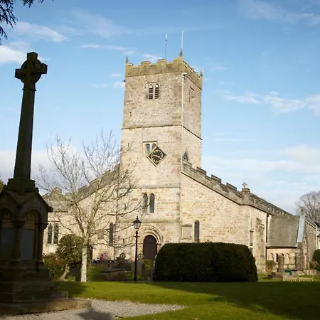 Chapel Set In A Private Courtyard In Location With 2 Parking Spaces * Kirkby Lonsdale