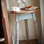 Chapel Set In A Private Courtyard In Location With 2 Parking Spaces