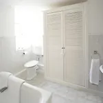 Chapel Set In A Private Courtyard In Location With 2 Parking Spaces בית נופש קירבי לונסדייל