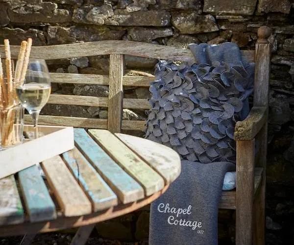 Chapel Set In A Private Courtyard In Location With 2 Parking Spaces * Kirkby Lonsdale