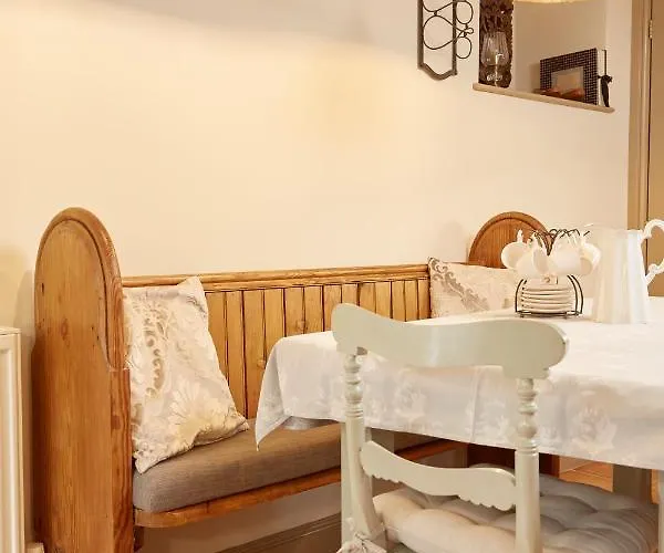 Chapel Set In A Private Courtyard In Location With 2 Parking Spaces