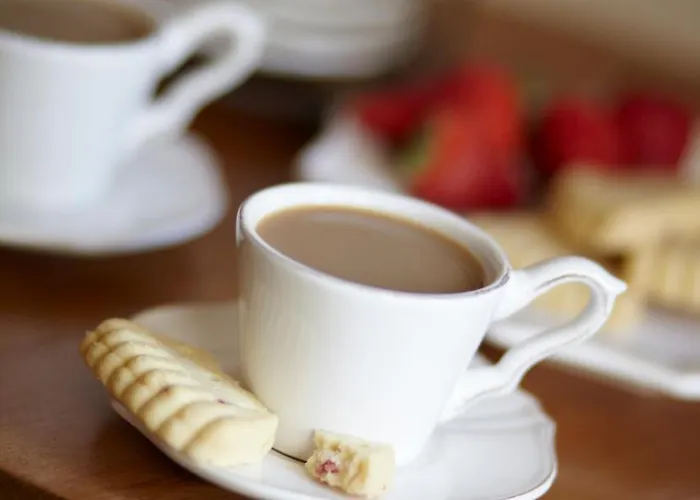 Semesterbostad Chapel Set In A Private Courtyard In Location With 2 Parking Spaces *