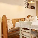 Chapel Set In A Private Courtyard In Location With 2 Parking Spaces