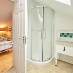 Chapel Set In A Private Courtyard In Location With 2 Parking Spaces Nyaraló Kirkby Lonsdale