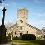 Chapel Set In A Private Courtyard In Location With 2 Parking Spaces * Kirkby Lonsdale